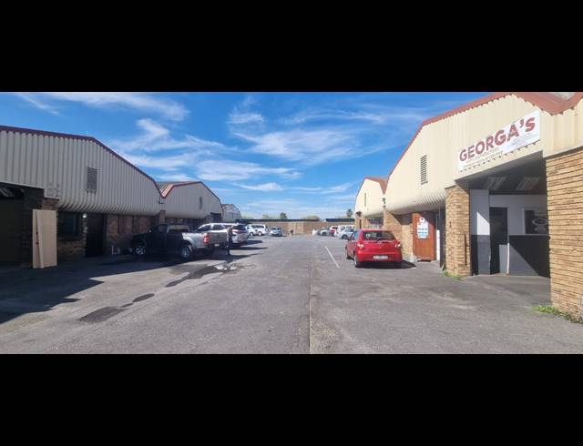 300M² WAREHOUSE TO LET IN AIRPORT INDUSTRIA